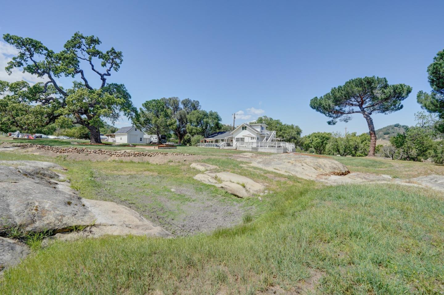 8495 Pharmer Road Gilroy, CA 95020 - Photo 40 of 70