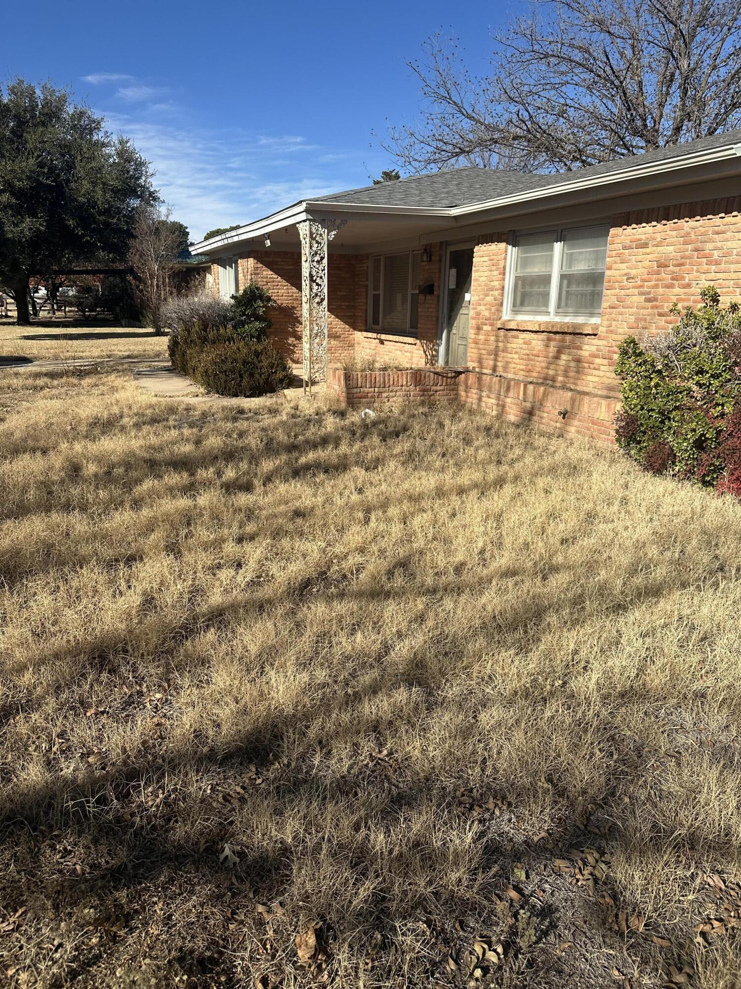 600 Southwest Ave J Seminole, TX 79360 - Photo 4 of 27 IMG_7698