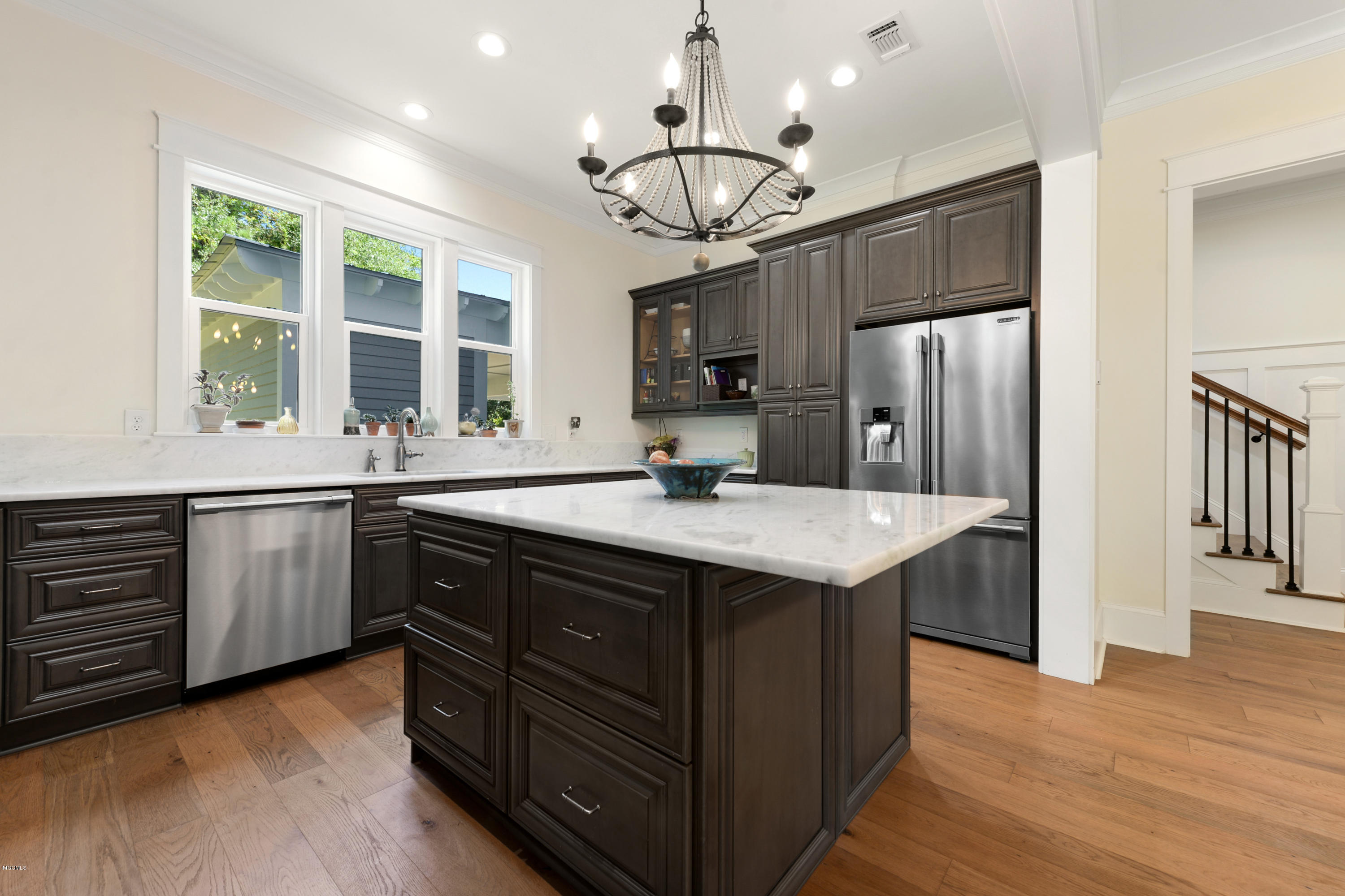 204 E Halstead Road Ocean Springs, MS 39564 - Photo 13 of 34 KITCHEN VIEW INTO FOYER