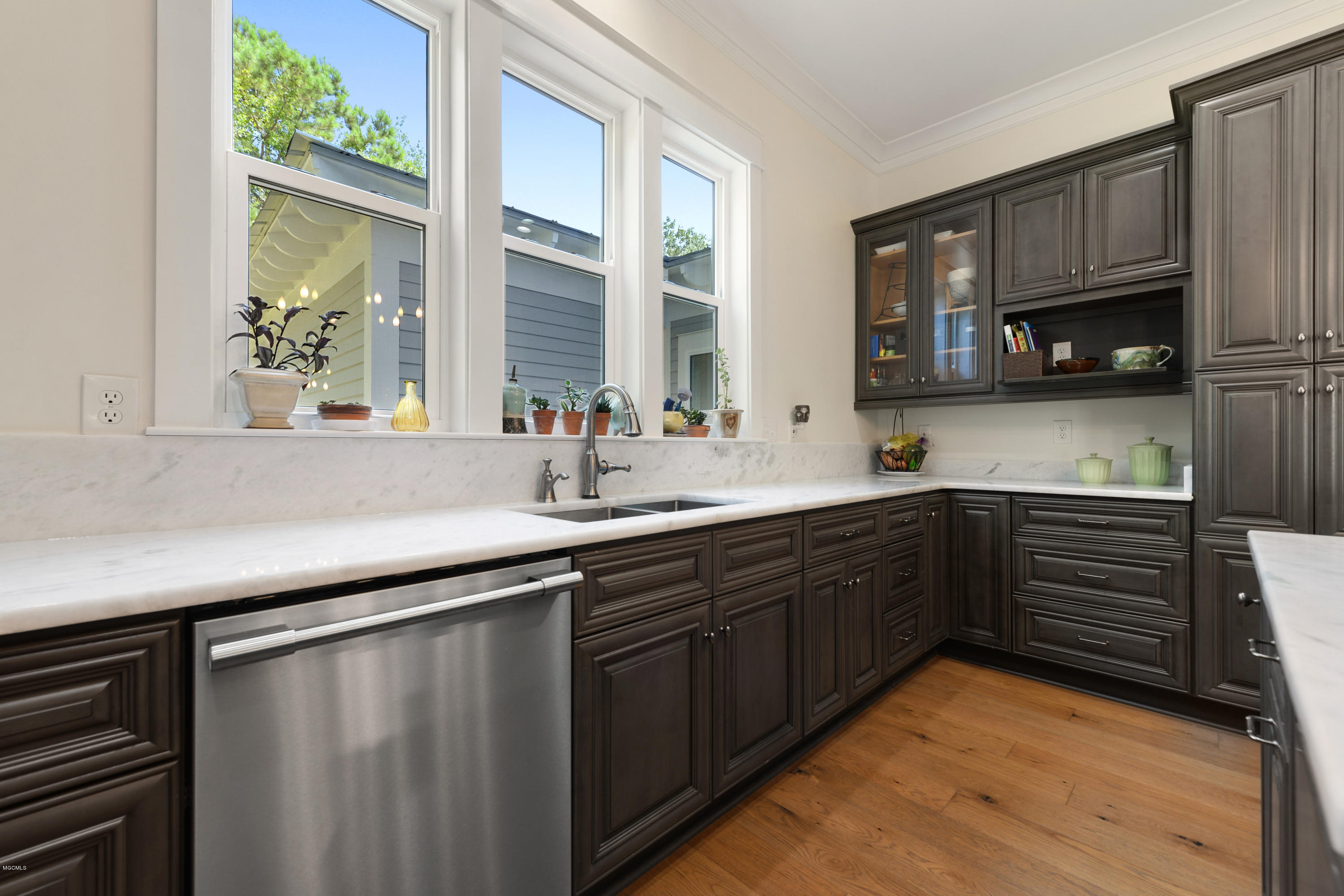 204 E Halstead Road Ocean Springs, MS 39564 - Photo 14 of 34 KITCHEN
