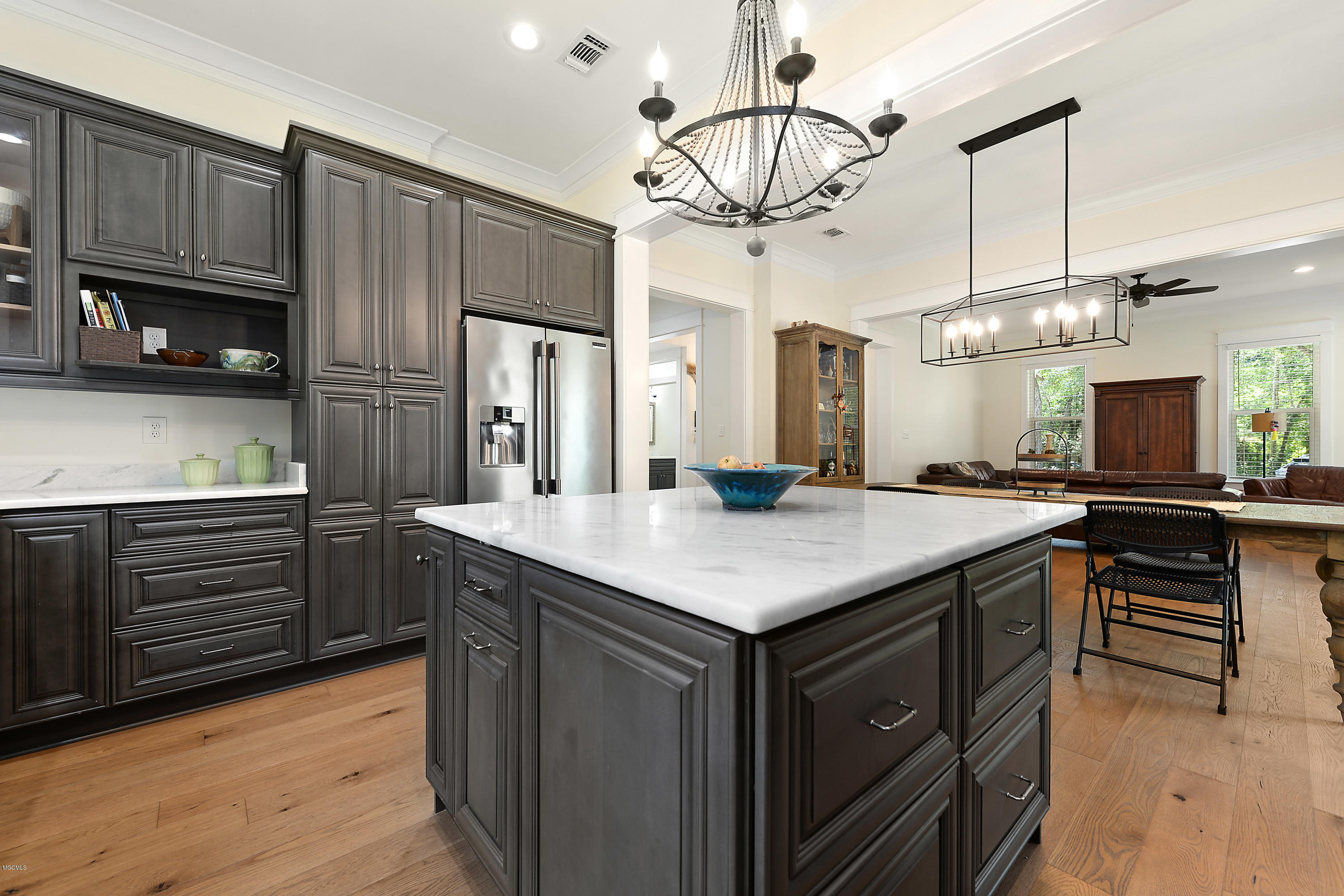 204 E Halstead Road Ocean Springs, MS 39564 - Photo 15 of 34 KITCHEN LOOKING INTO LIVING