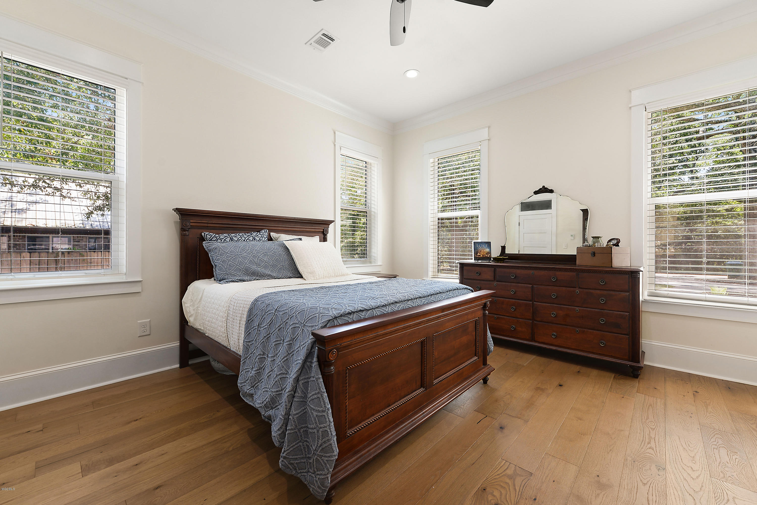 204 E Halstead Road Ocean Springs, MS 39564 - Photo 18 of 34 MASTER SUITE