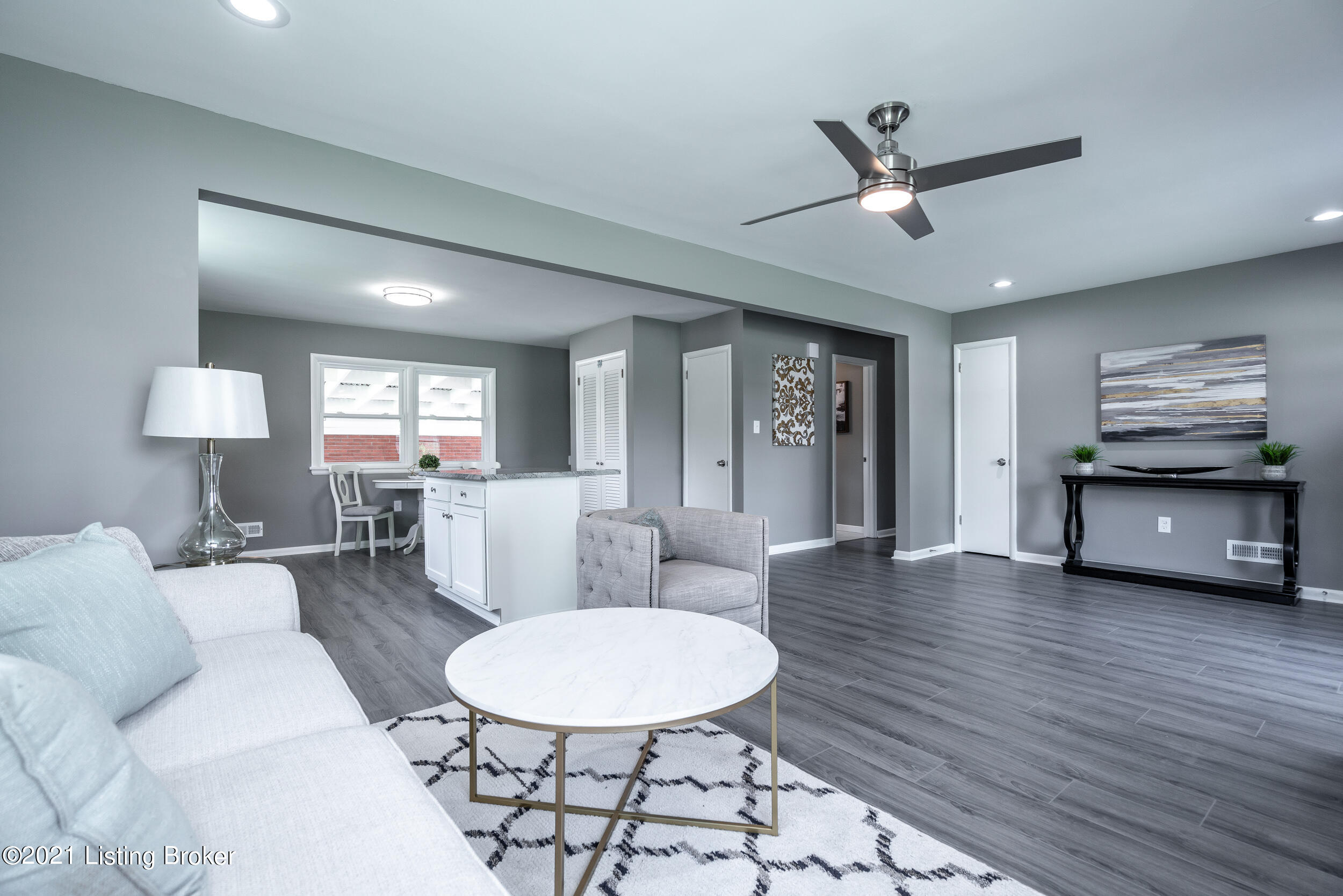 2400 Farnsley Road Louisville, KY 40216 - Photo 5 of 19 2400 Farnsley Rd-18