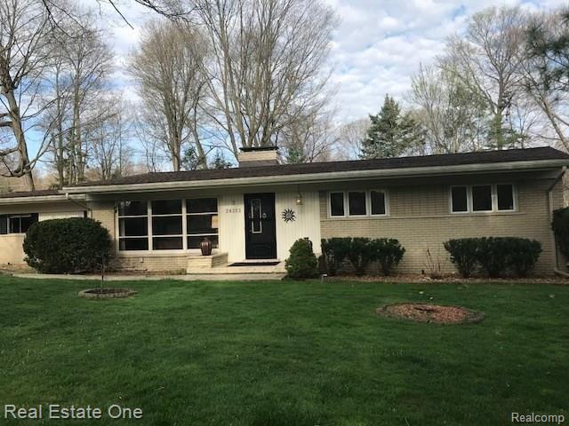 28353 Quail Hollow Road Farmington Hills, MI 48331 - Photo 6 of 31
