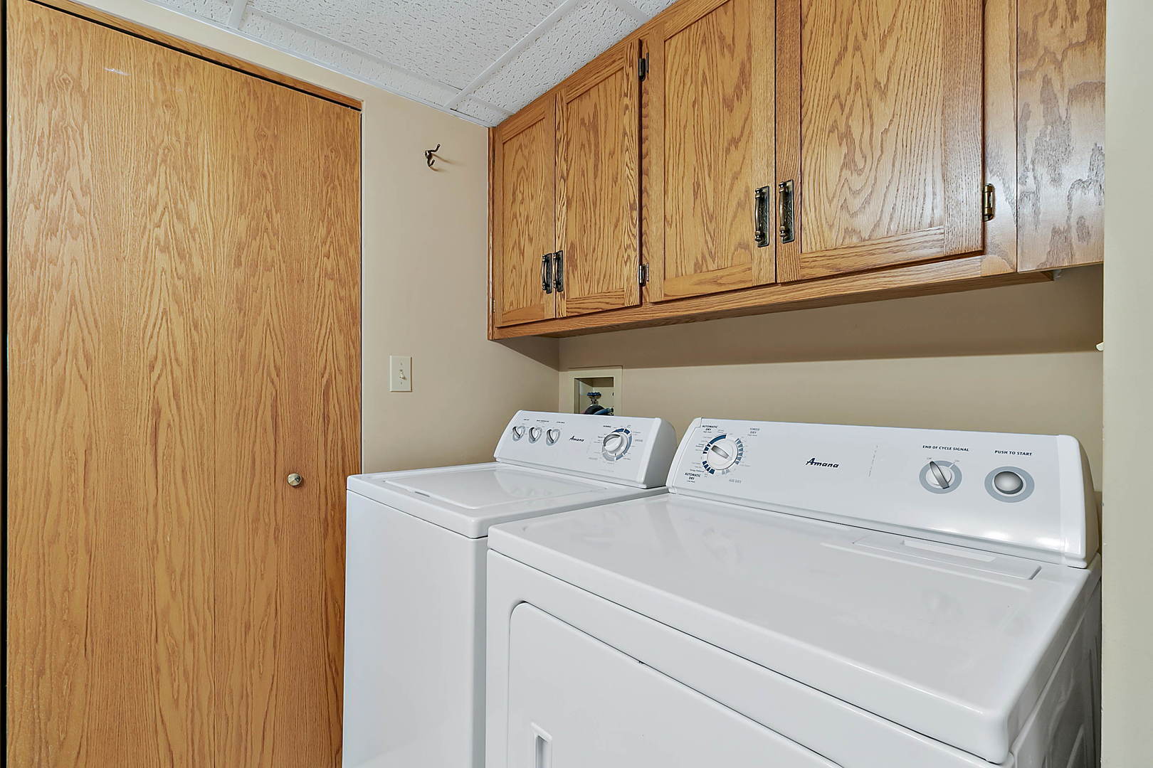 937 East Division Street, Unit 2D Lockport, IL 60441 - Photo 14 of 18 a utility room with dryer and washer