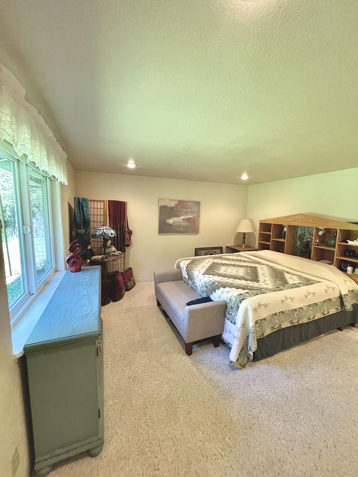 5822 New Hope Road Grants Pass, OR 97527 - Photo 24 of 36 Master Bedroom 2