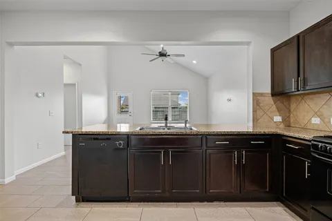 $354,500 | 518 Luna Vista Drive, Hutto, TX 78634
