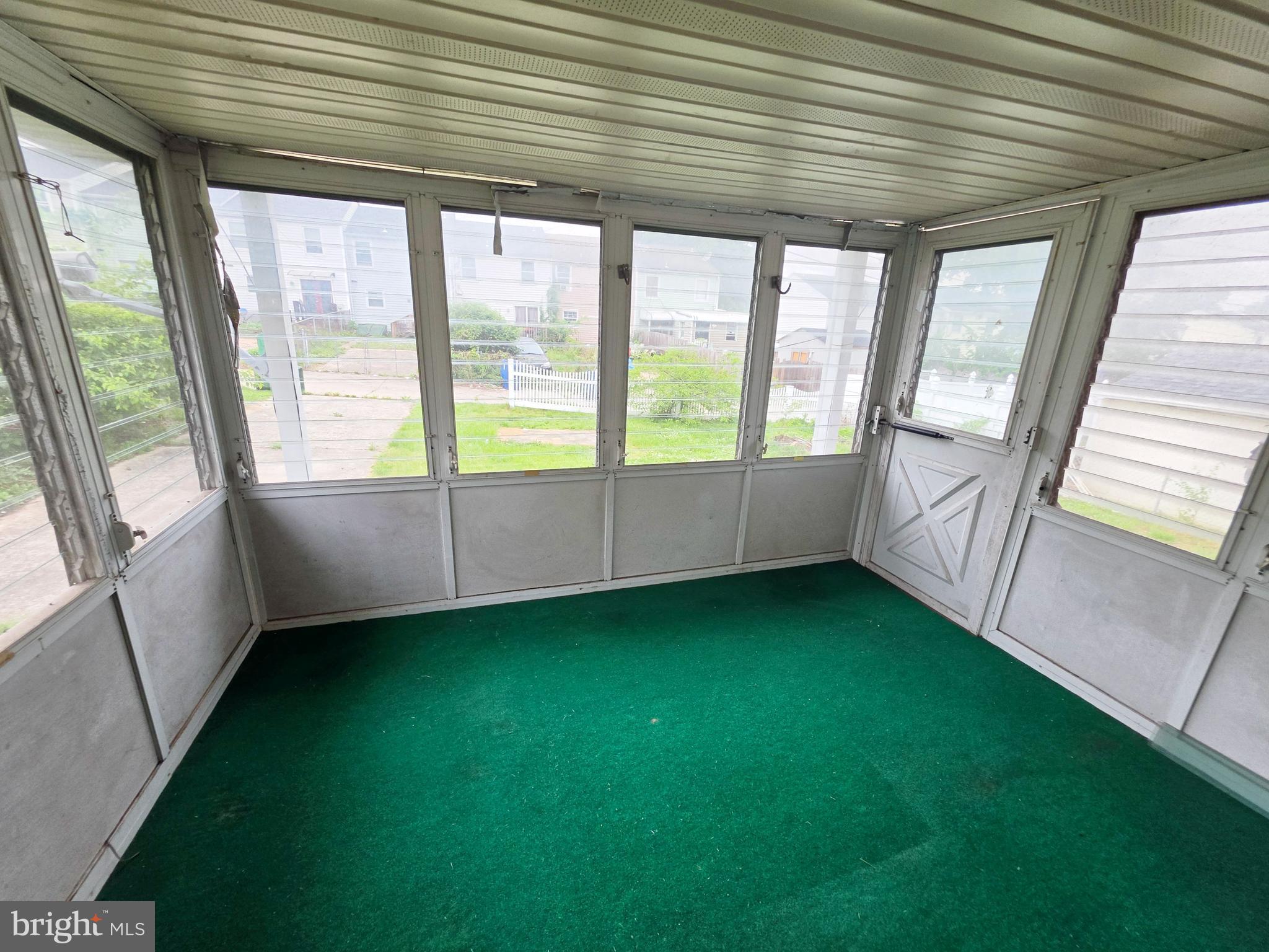 2640 Ridgely Street Baltimore, MD 21230 - Photo 13 of 20 sunroom