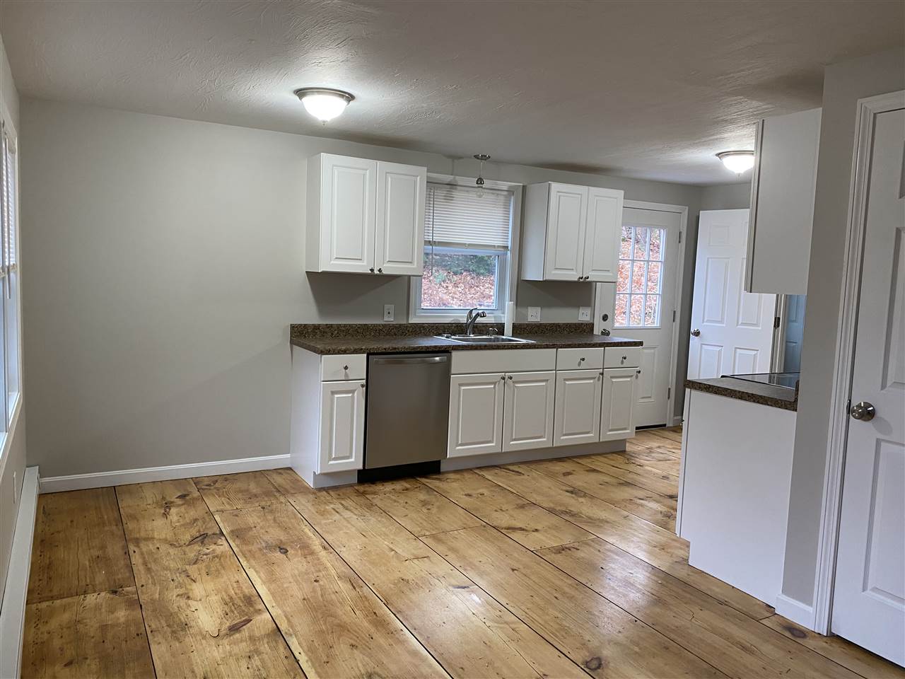 39 Quimby Road Bow, NH 03304 - Photo 3 of 11
