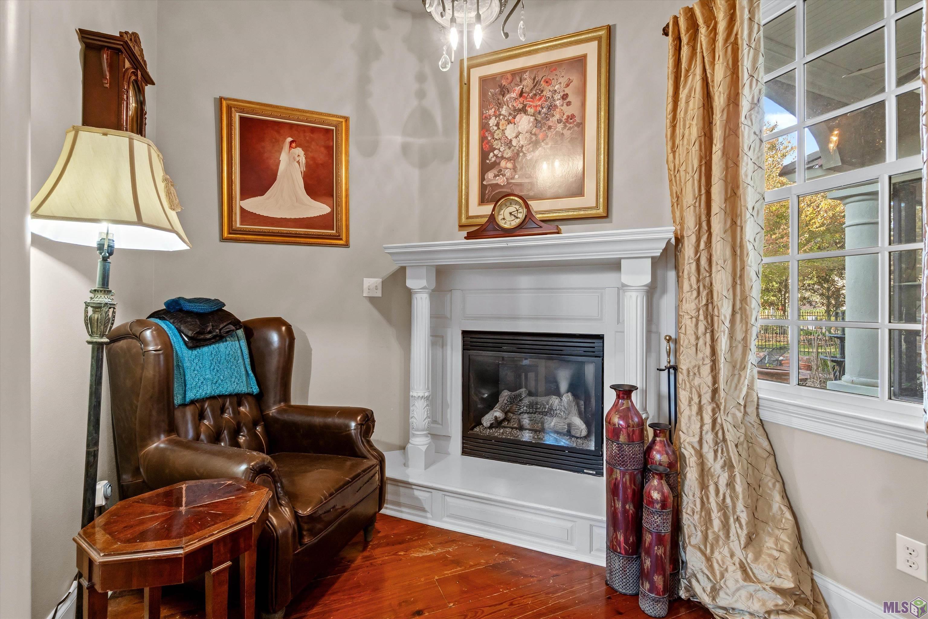 3128 Tradition Avenue Baton Rouge, LA 70810 - Photo 18 of 44 PRIMARY SITTING/WITH FIREPLACE