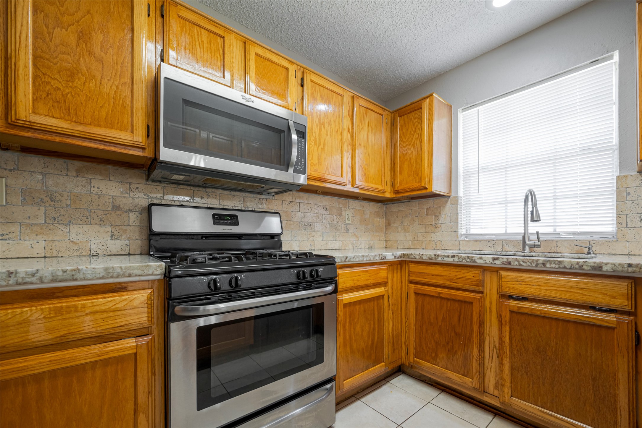 3002 Old Fort Road Sugar Land, TX 77479 - Photo 13 of 33