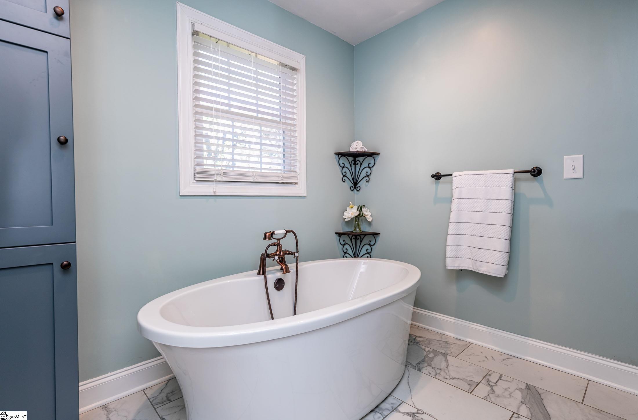 115 Buckingham Road Greenville, SC 29607 - Photo 16 of 27