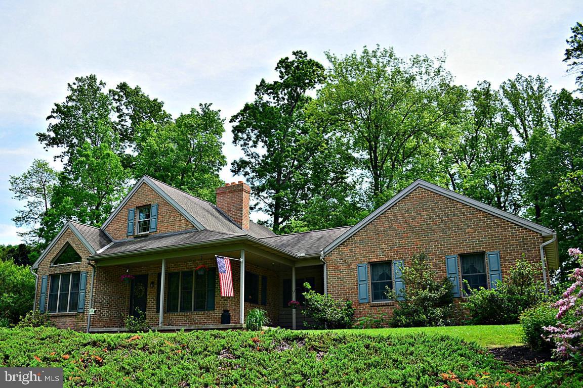 232 Park Avenue Lititz, PA 17543 - Photo 1 of 34 Gallery Image 1
