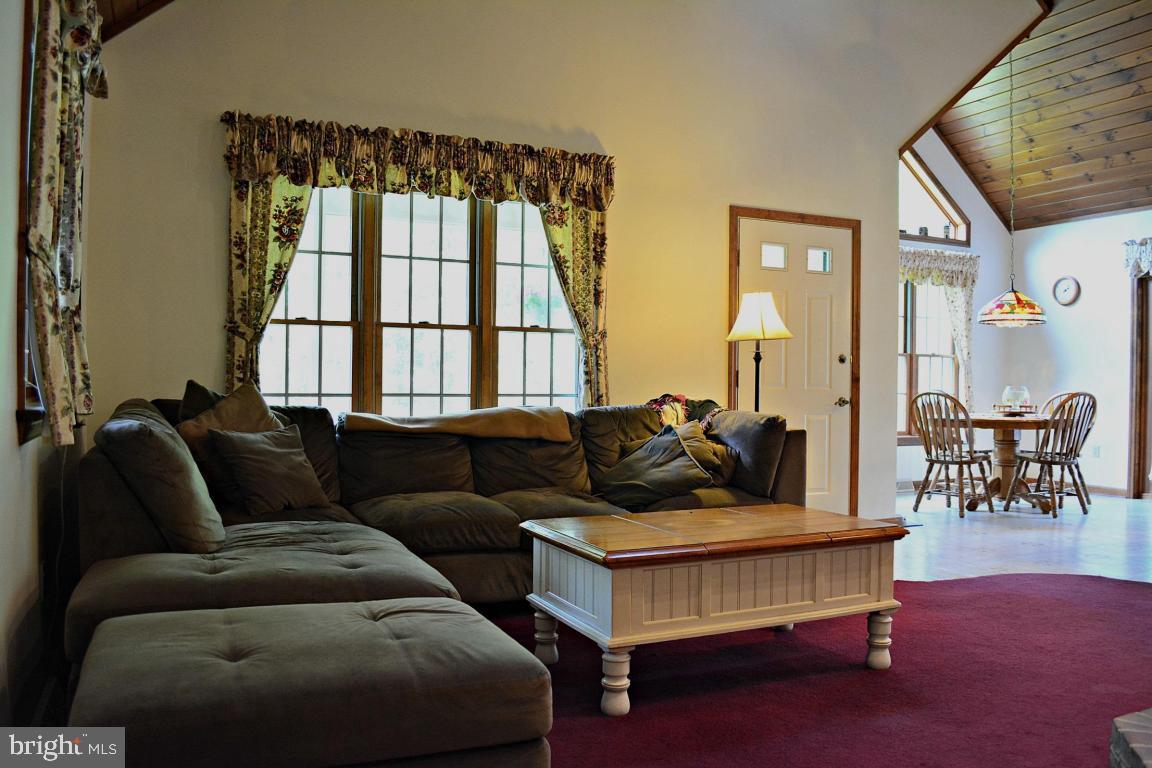 232 Park Avenue Lititz, PA 17543 - Photo 4 of 34 Gallery Image 4