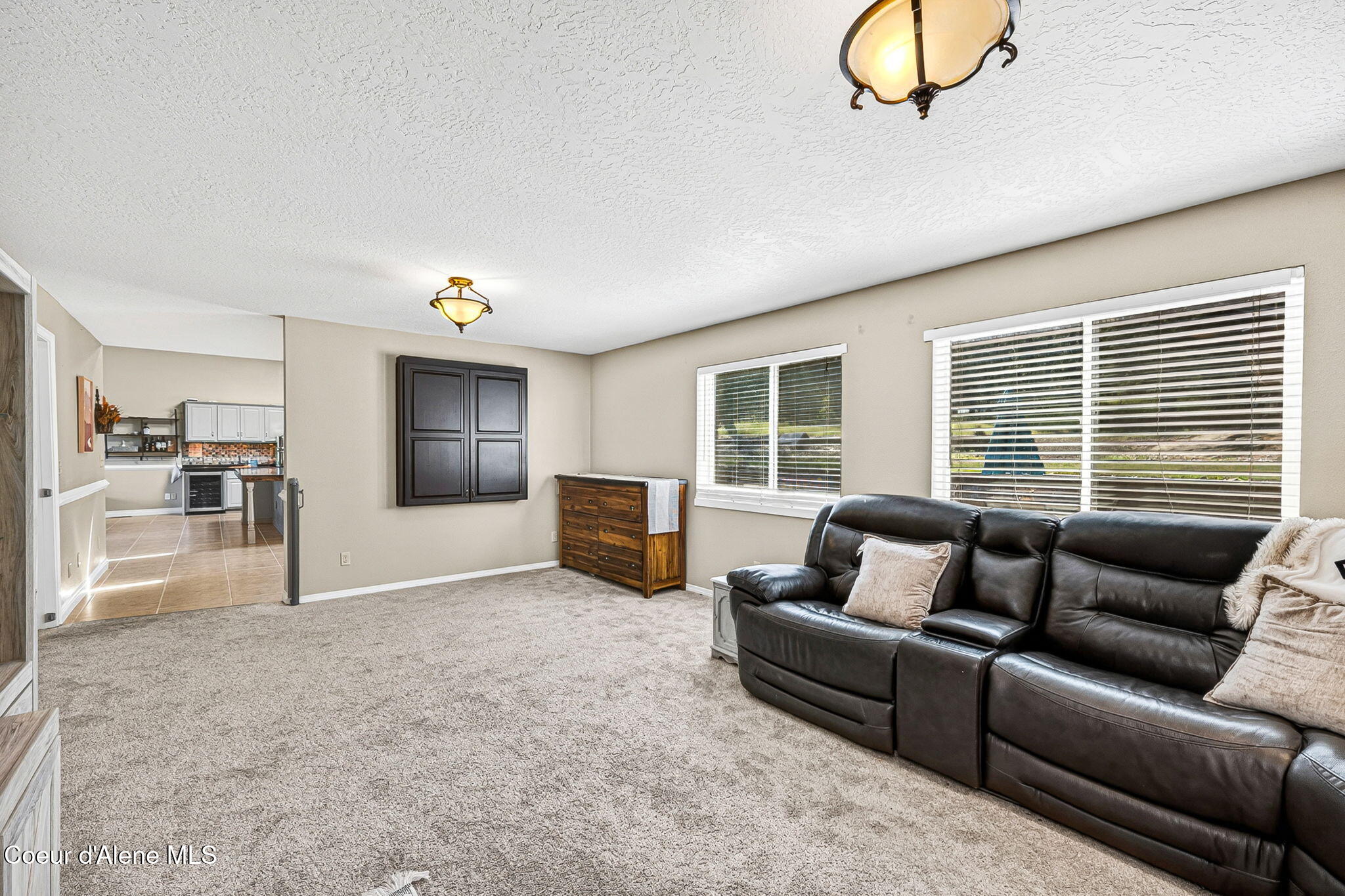 18341 West Highway 53 Rathdrum, ID 83858 - Photo 12 of 36 Family Room