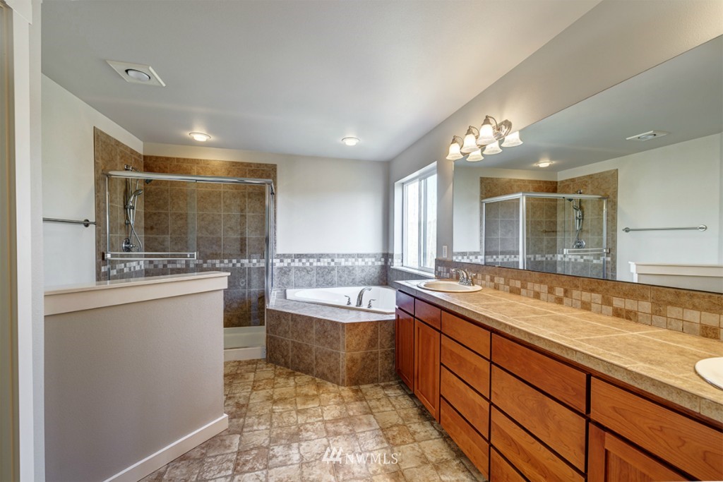 1606 237th Place Southwest Bothell, WA 98021 - Photo 9 of 21