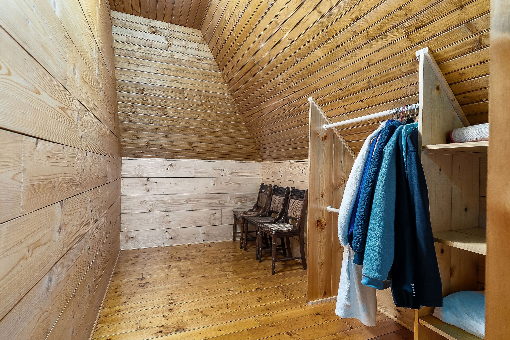 4042 Rocky Ridge Road Doyle, TN 38559 - Photo 78 of 85 a view of walk in closet with clothes