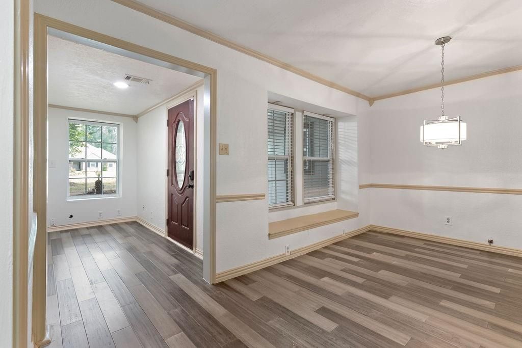15050 Cardinal Trail Conroe, TX 77302 - Photo 3 of 41