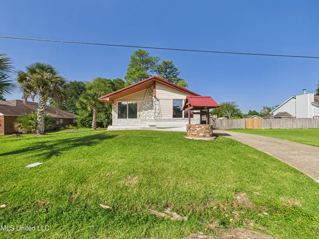 $189,000 | 3605 North 9th Street, Ocean Springs, MS 39564