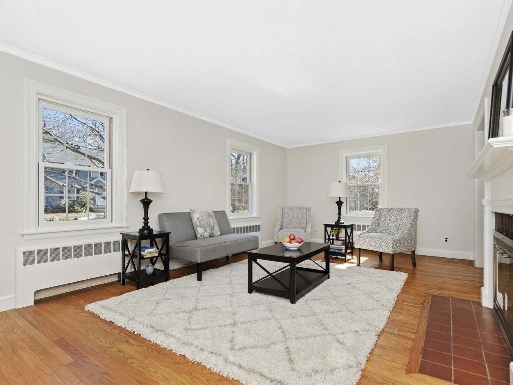 21 Manning Street Needham, MA 02494 - Photo 3 of 21 Gallery Image 3