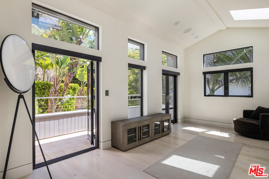 31504 Victoria Point Road Malibu, CA 90265 - Photo 17 of 28