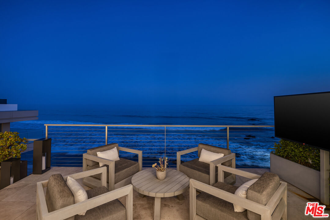 31504 Victoria Point Road Malibu, CA 90265 - Photo 21 of 28