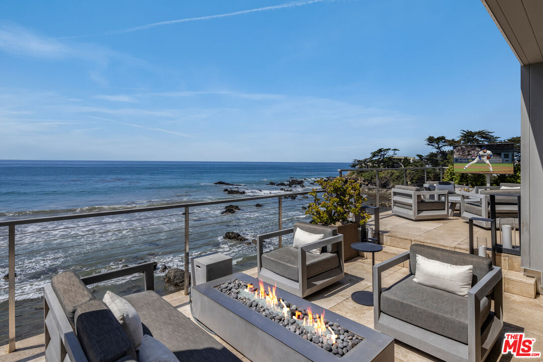 31504 Victoria Point Road Malibu, CA 90265 - Photo 4 of 28