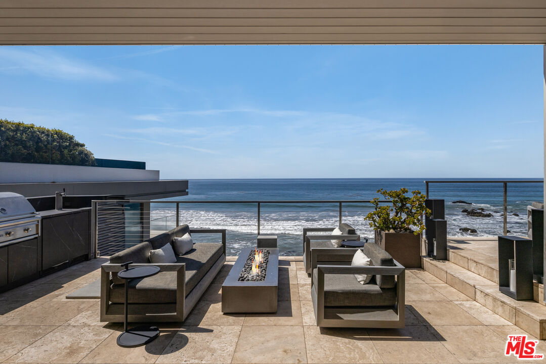 31504 Victoria Point Road Malibu, CA 90265 - Photo 5 of 28
