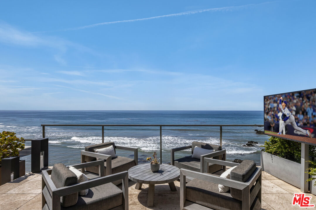 31504 Victoria Point Road Malibu, CA 90265 - Photo 7 of 28