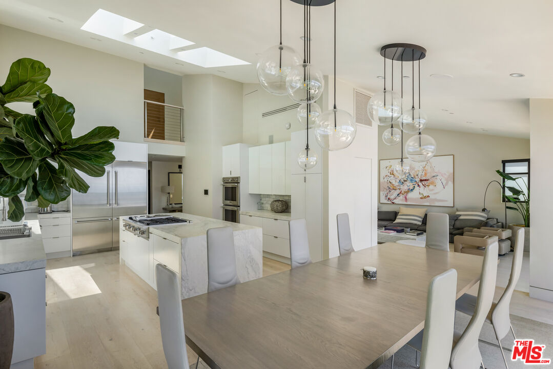 31504 Victoria Point Road Malibu, CA 90265 - Photo 8 of 28
