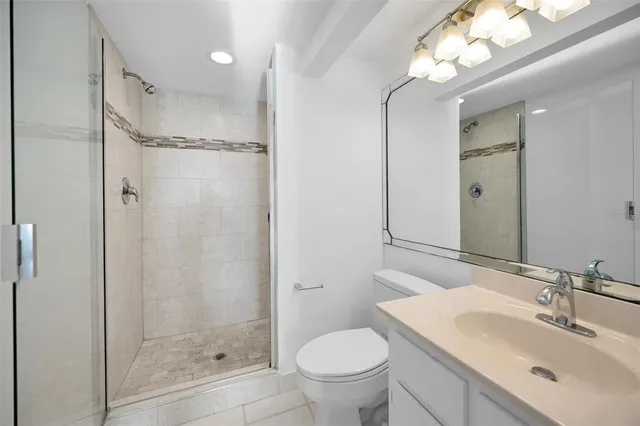 $2,650 | 800 South Gulfview Boulevard, Unit 906, Clearwater, FL 33767