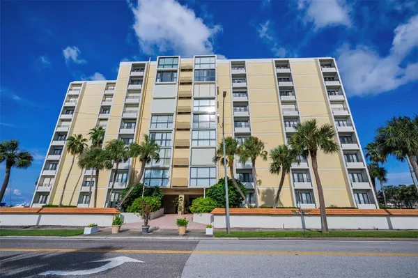 $2,600 | 800 South Gulfview Boulevard, Unit 906, Clearwater, FL 33767