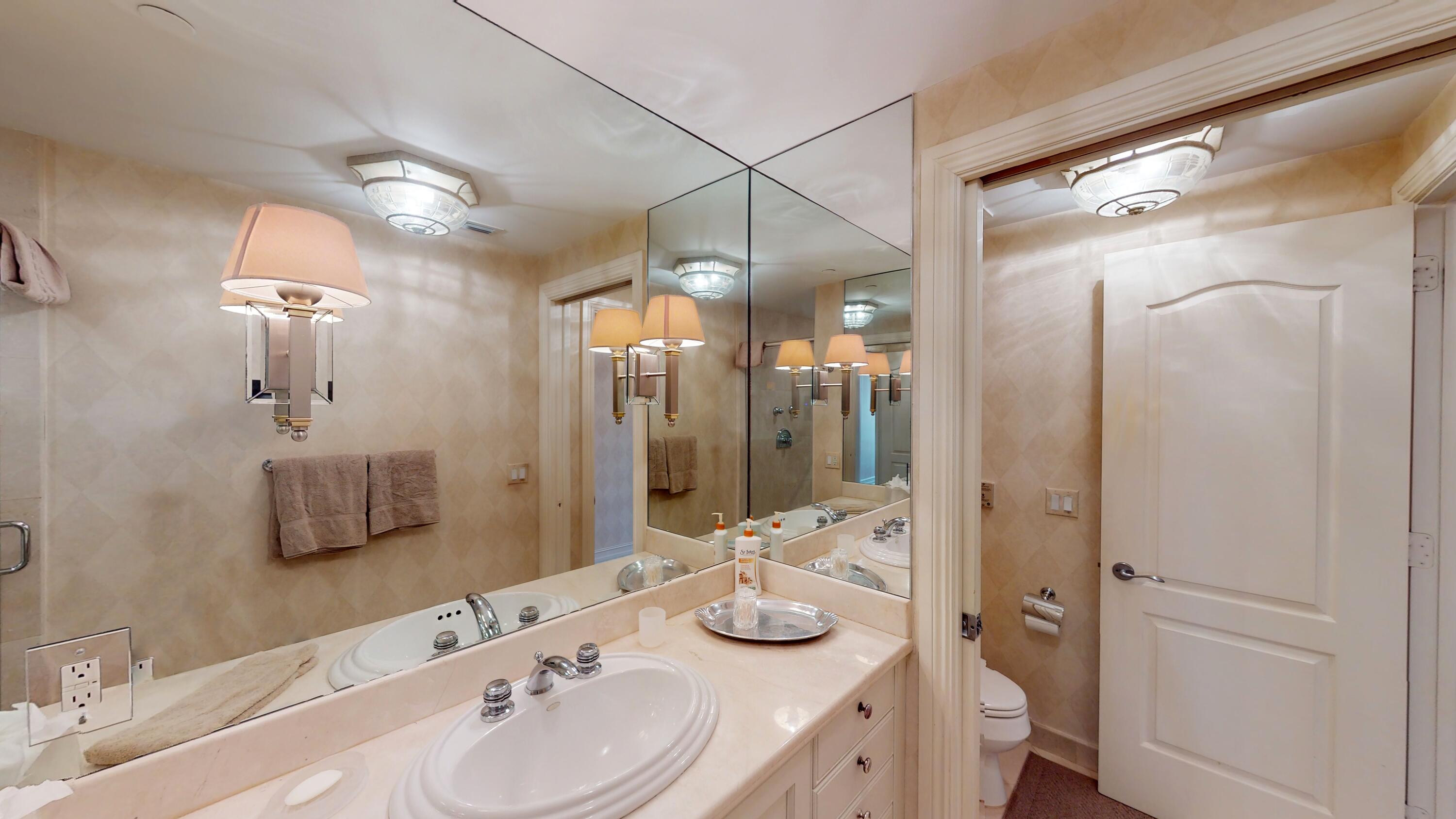 400 South Ocean Boulevard, Unit R14 Boca Raton, FL 33432 - Photo 18 of 29 MASTER BATH 2