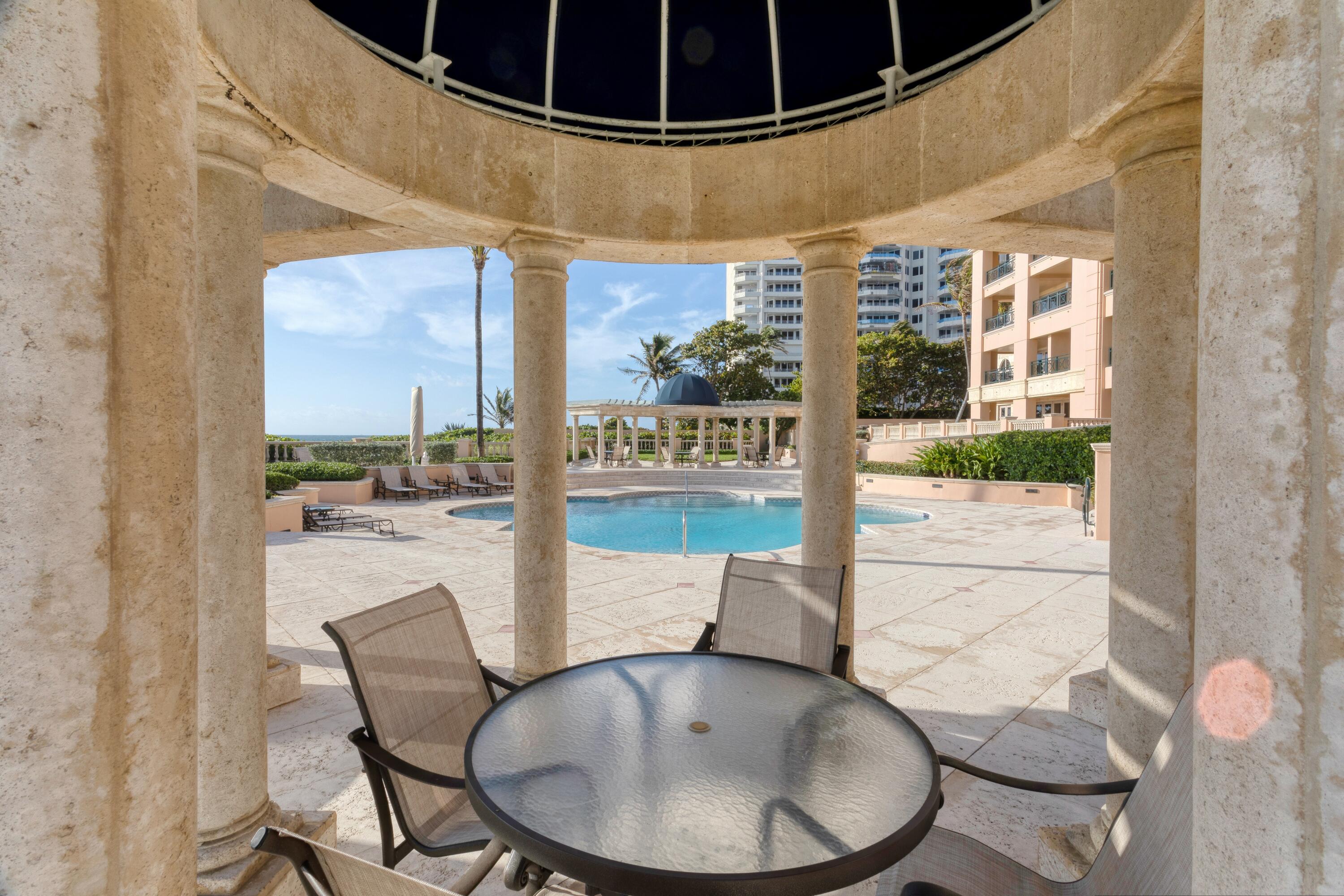 400 South Ocean Boulevard, Unit R14 Boca Raton, FL 33432 - Photo 25 of 29 POOL DECK DINING