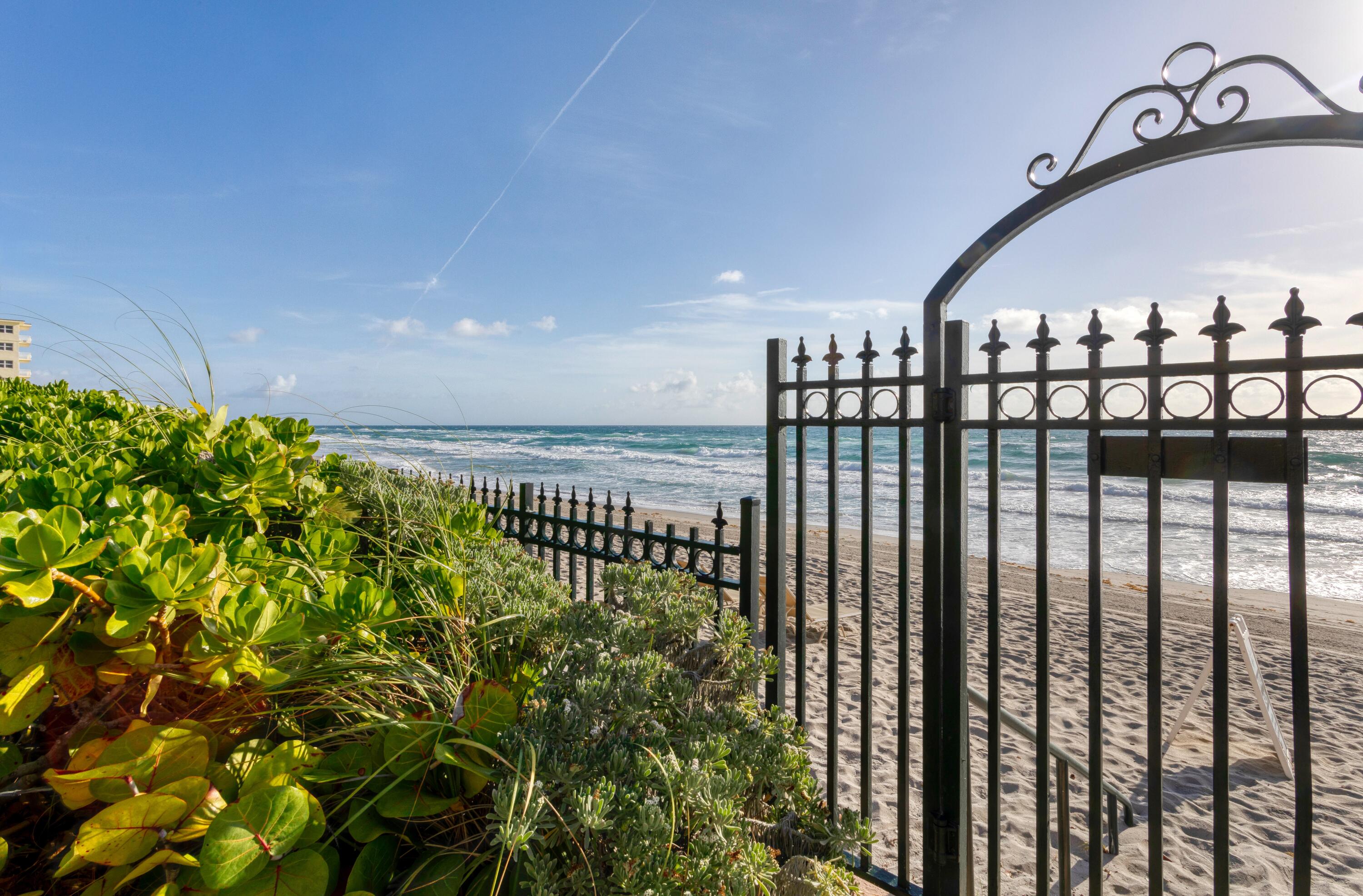 400 South Ocean Boulevard, Unit R14 Boca Raton, FL 33432 - Photo 27 of 29 OCEAN BEACH VIEW