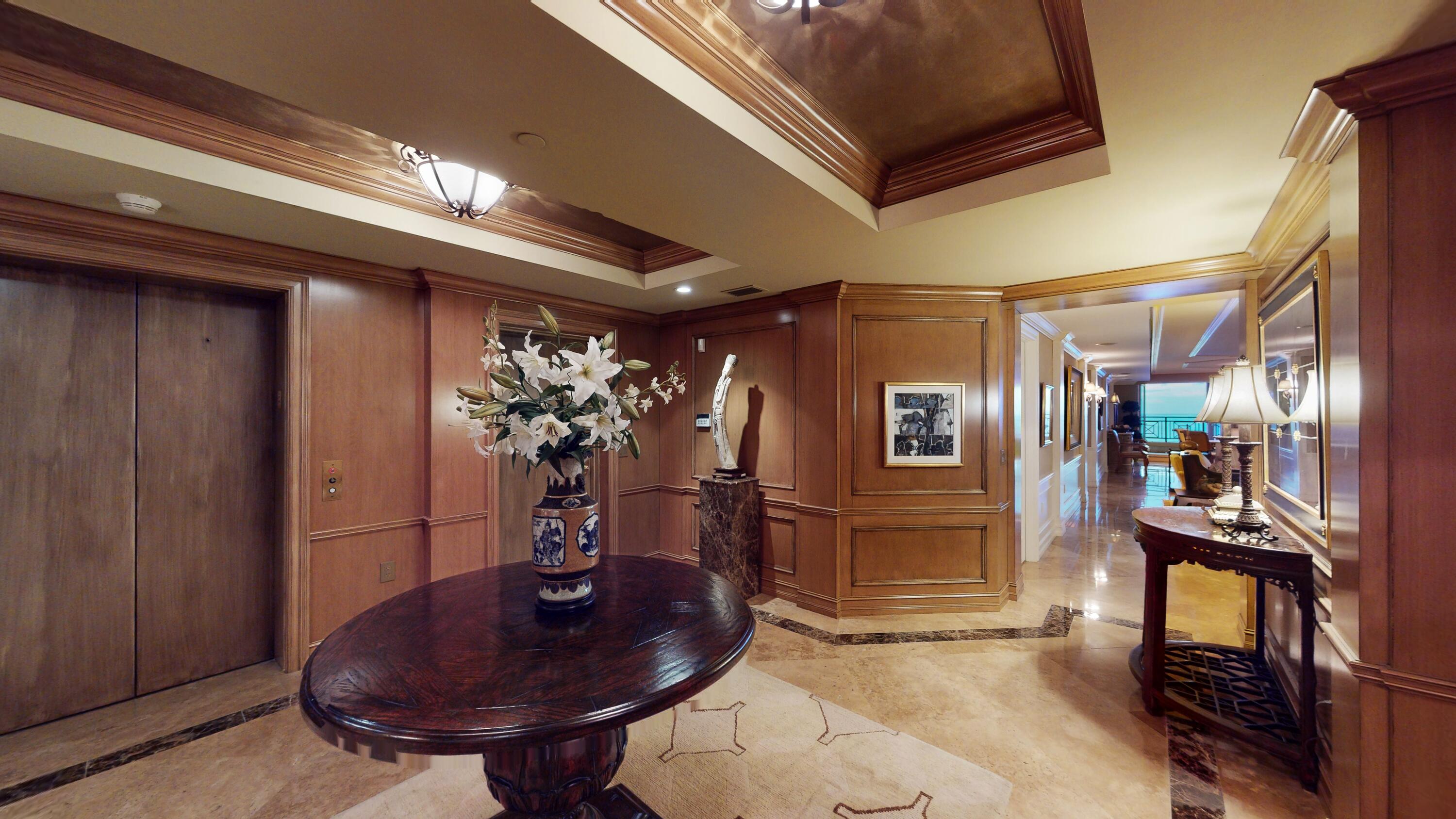 400 South Ocean Boulevard, Unit R14 Boca Raton, FL 33432 - Photo 3 of 29 FOYER