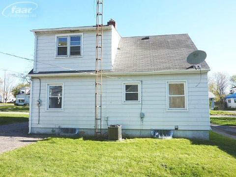 2021 Raskob Street Flint, MI 48504 - Photo 9 of 10 20111450-8.JPG