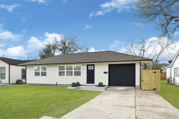 $204,900 | 1106 Pauline Avenue, Pasadena, TX 77502