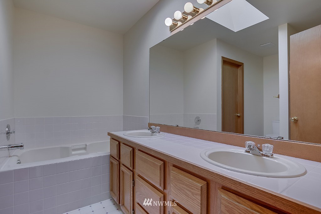 3327 208th Place Southeast Bothell, WA 98021 - Photo 14 of 22