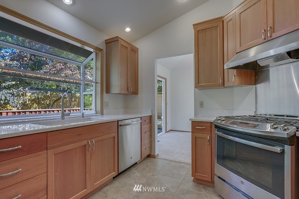 3327 208th Place Southeast Bothell, WA 98021 - Photo 8 of 22
