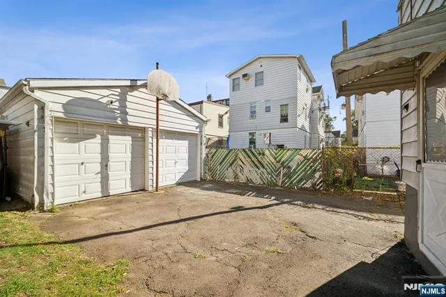 $850,000 | 413 Beardsley Avenue, Bloomfield, NJ 07003