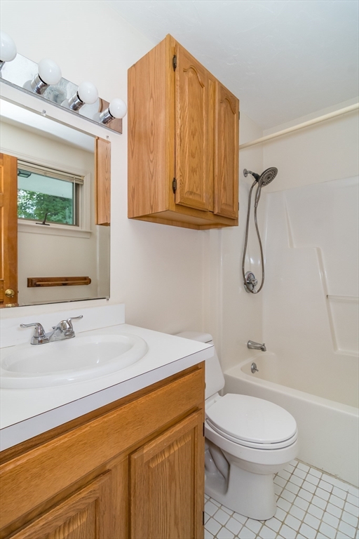 4 Randall Court Natick, MA 01760 - Photo 12 of 25