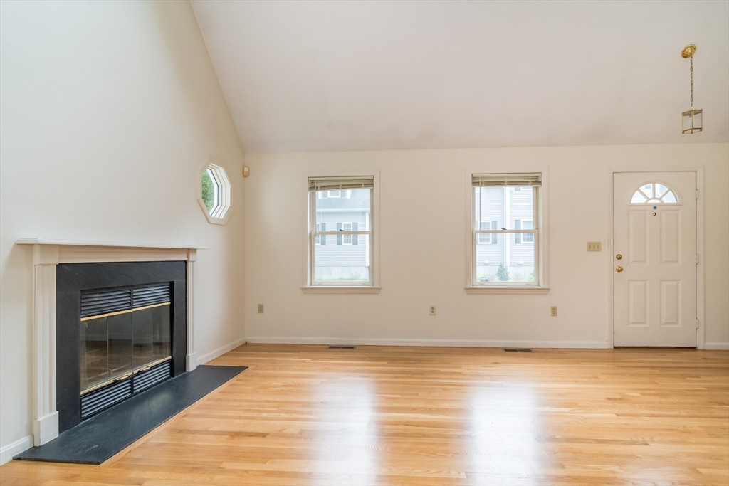 4 Randall Court Natick, MA 01760 - Photo 6 of 25