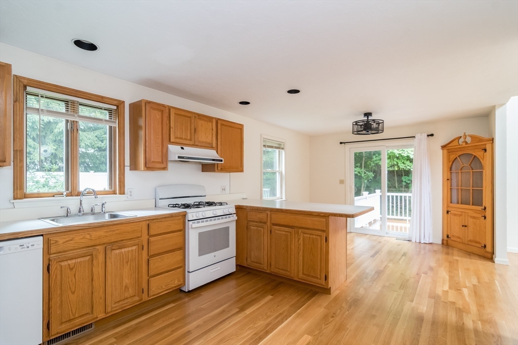 4 Randall Court Natick, MA 01760 - Photo 8 of 25