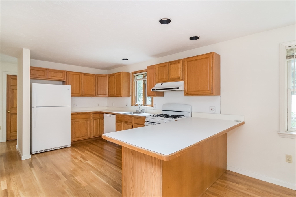 4 Randall Court Natick, MA 01760 - Photo 10 of 25