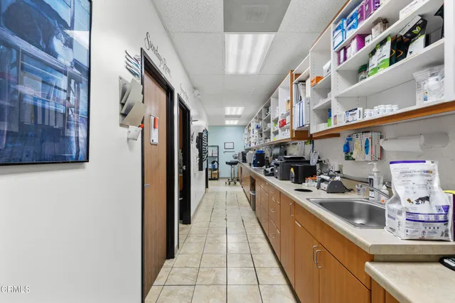 a view of entryway with a front door