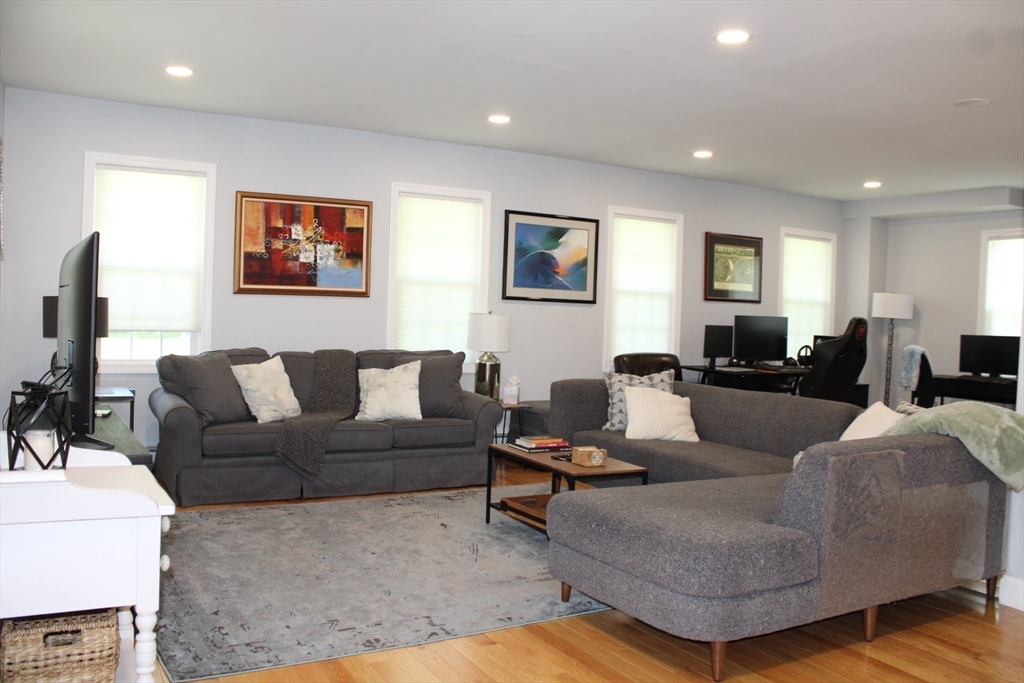 307 Main Street Lancaster, MA 01523 - Photo 4 of 23