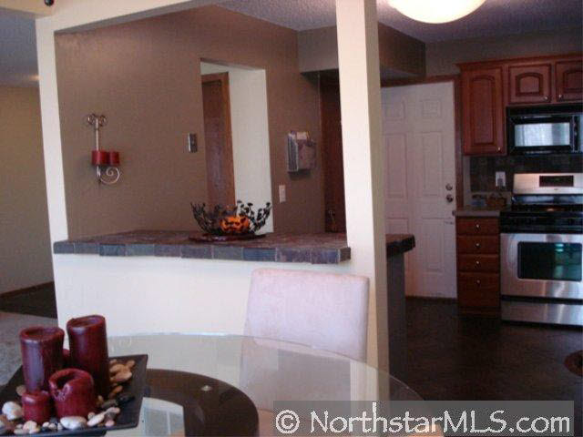 1625 Upper Afton Road, Unit B St. Paul, MN 55106 - Photo 4 of 10 Gallery Image 4
