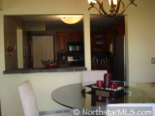 1625 Upper Afton Road, Unit B St. Paul, MN 55106 - Photo 5 of 10 Gallery Image 5