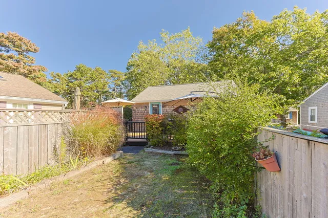 a view of a pathway of a building